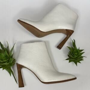 Vince Camuto Womens Size 9M VC-Pezlee Leather Buttermilk Boots